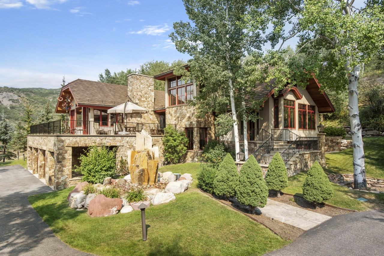 64 Spruce Ridge Ln - Photo 4 of 38