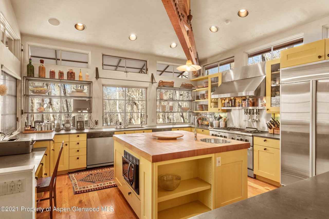 111 Neale Ave - Photo 6 of 30