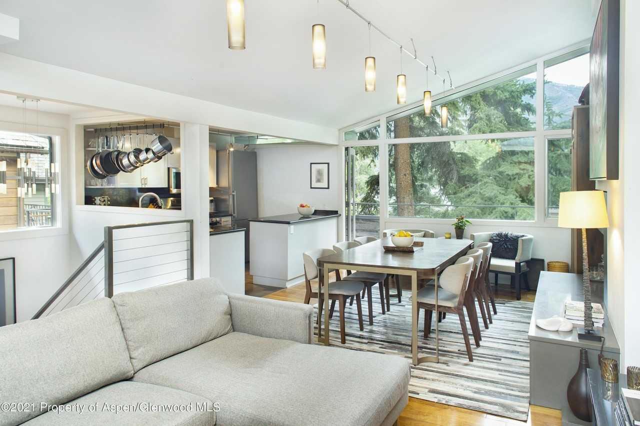 1001 East Cooper Avenue #4