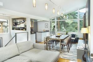 featured image of 1001 E Cooper Ave #4