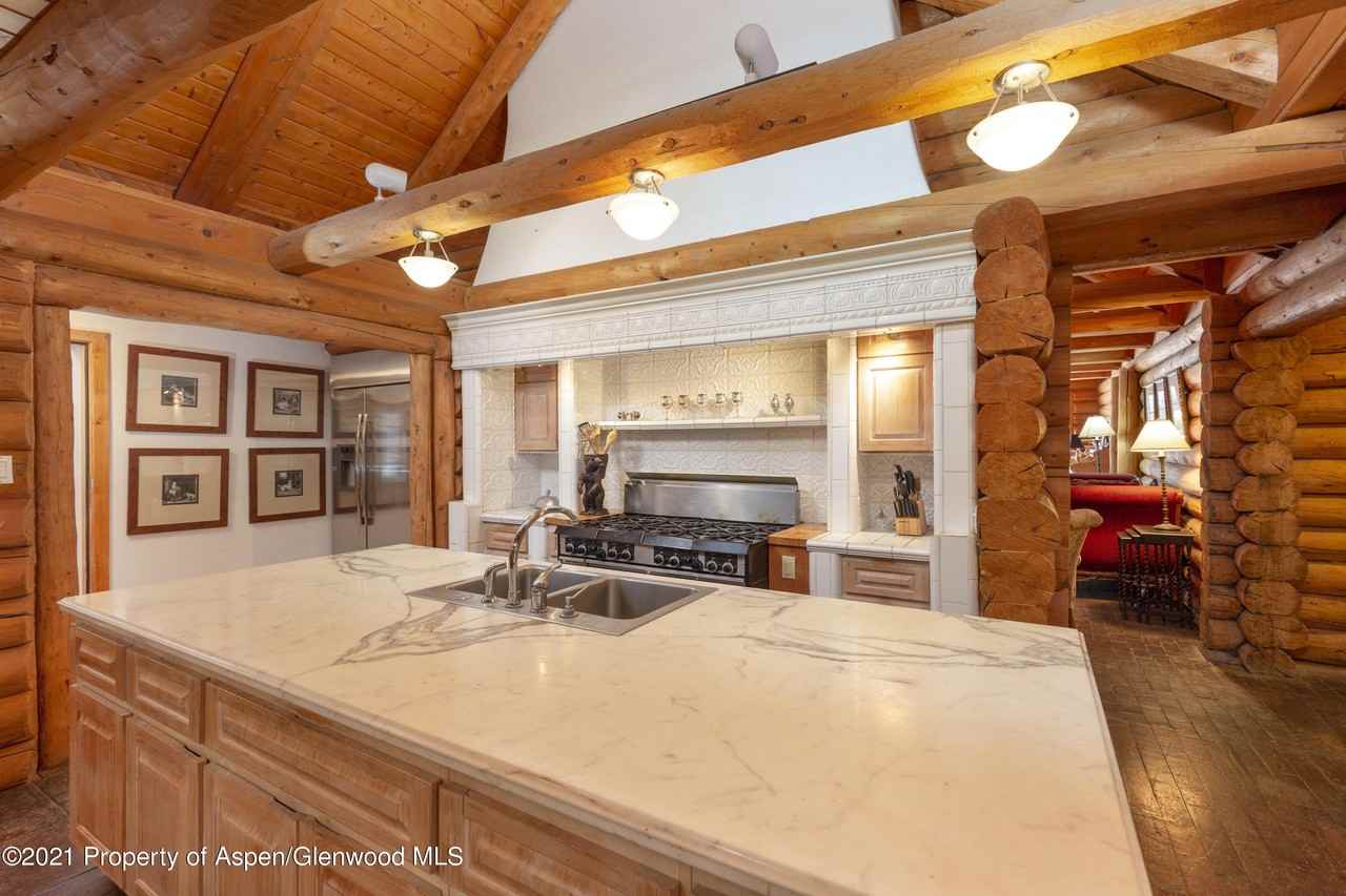 1305 Red Butte Dr - Photo 7 of 22