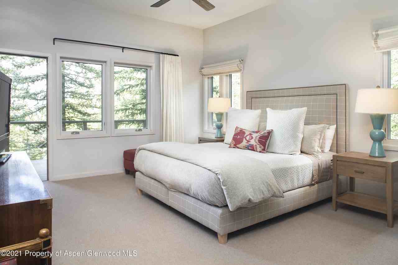 29 Hidden Ln - Photo 7 of 19