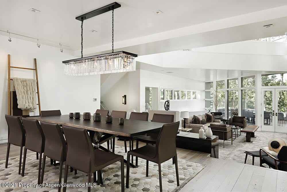 546 Edgewood Ln - Photo 5 of 50