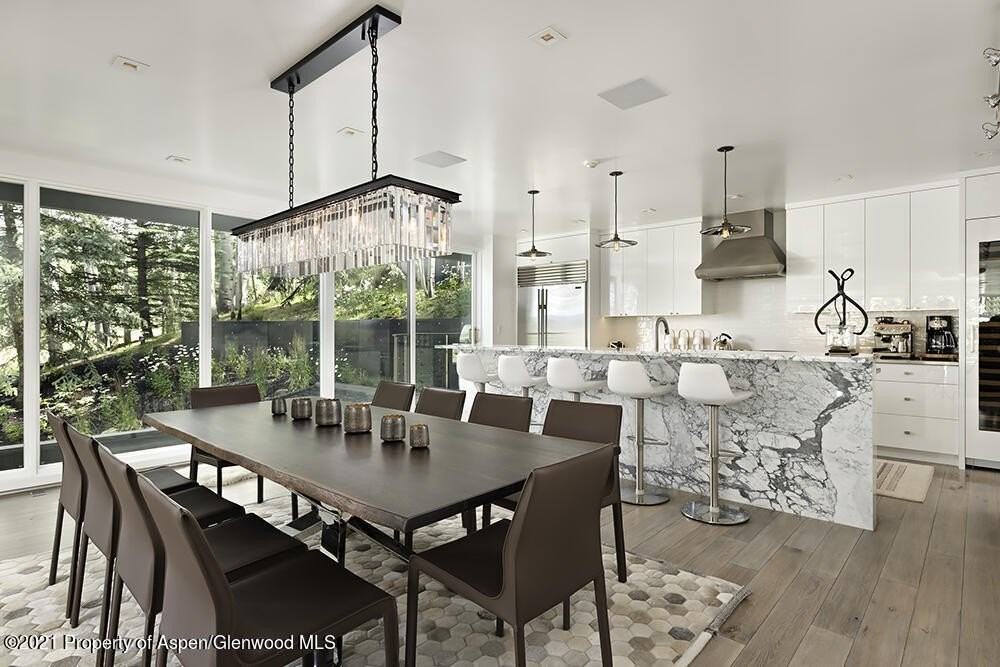 546 Edgewood Ln - Photo 6 of 50