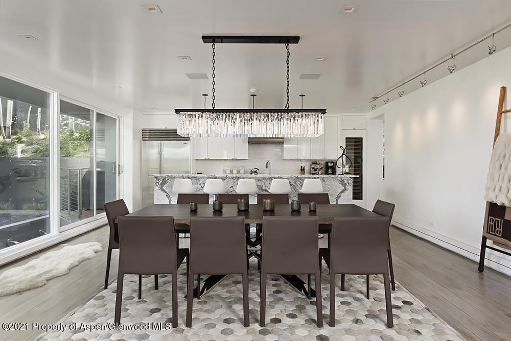 546 Edgewood Ln - Photo 7 of 50