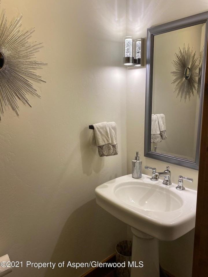 Juniper Ct - Photo 5 of 40