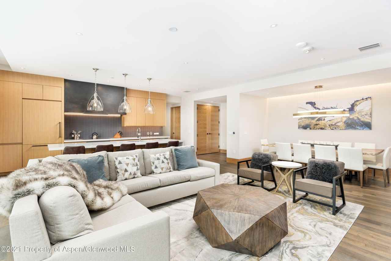 77 Wood Rd Unit 606 #606