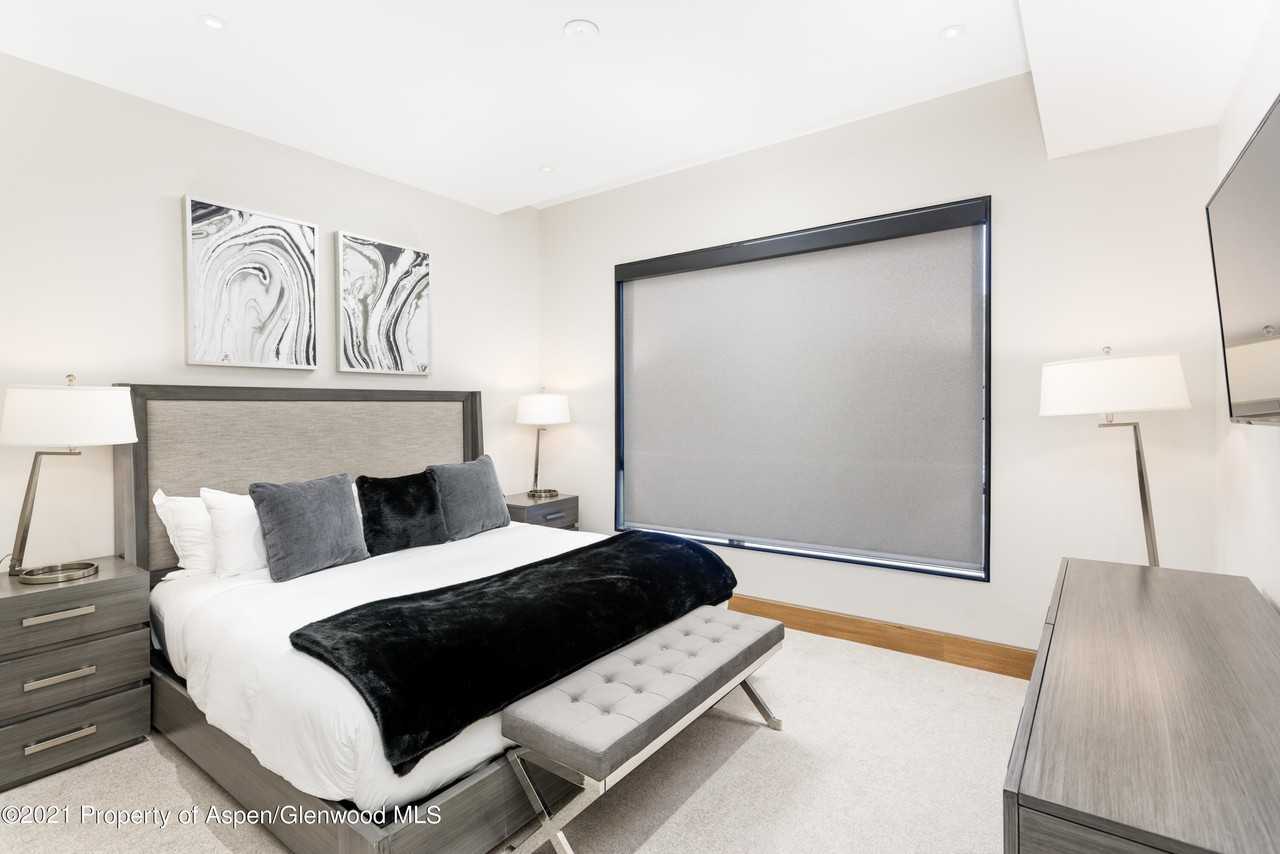 77 Wood Rd Unit 606 #606 - Photo 3 of 15