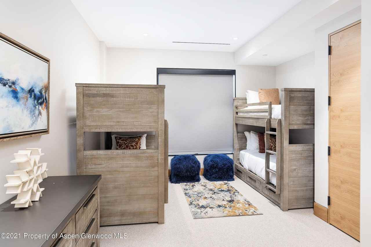 77 Wood Rd Unit 606 #606 - Photo 6 of 15