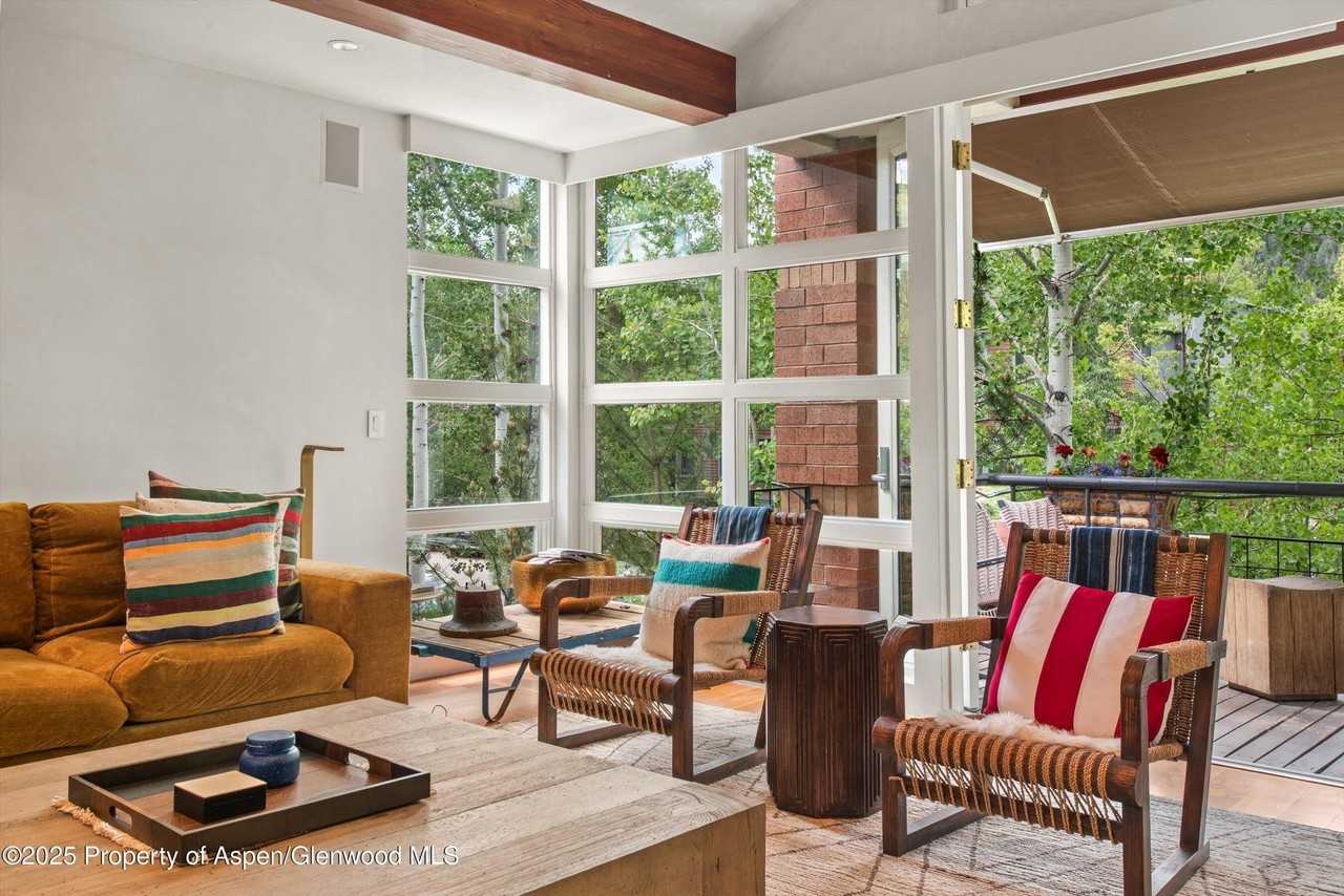 706 East Hyman Avenue #706 - Photo 5 of 46