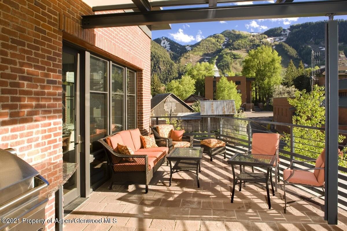 501 Rio Grande Place #206 - Photo 3 of 10