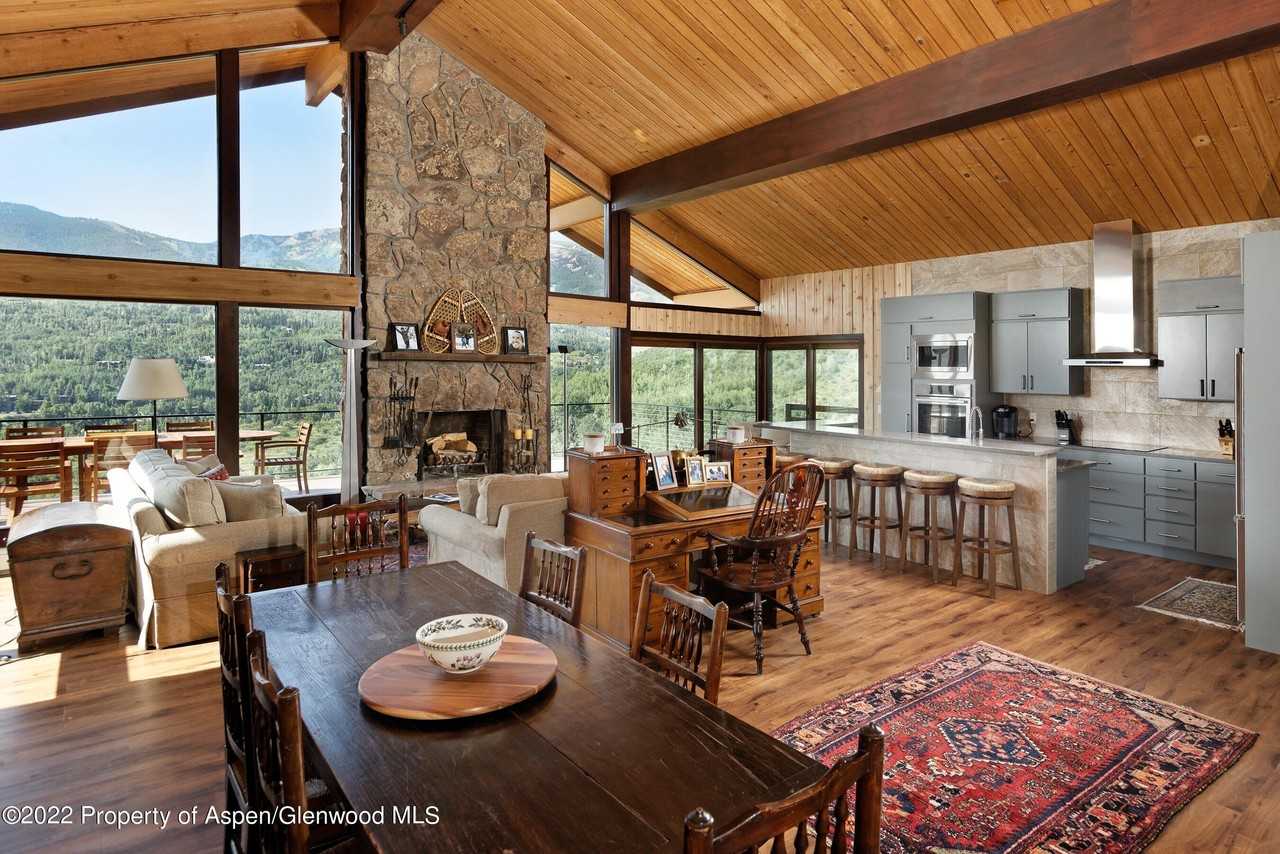 21 Lemond Cir - Photo 2 of 35