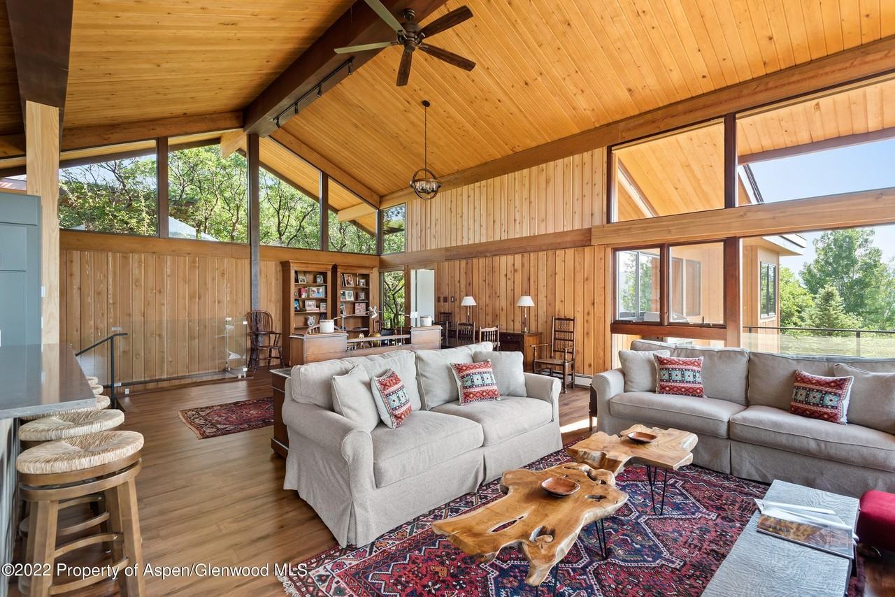 21 Lemond Cir - Photo 4 of 35