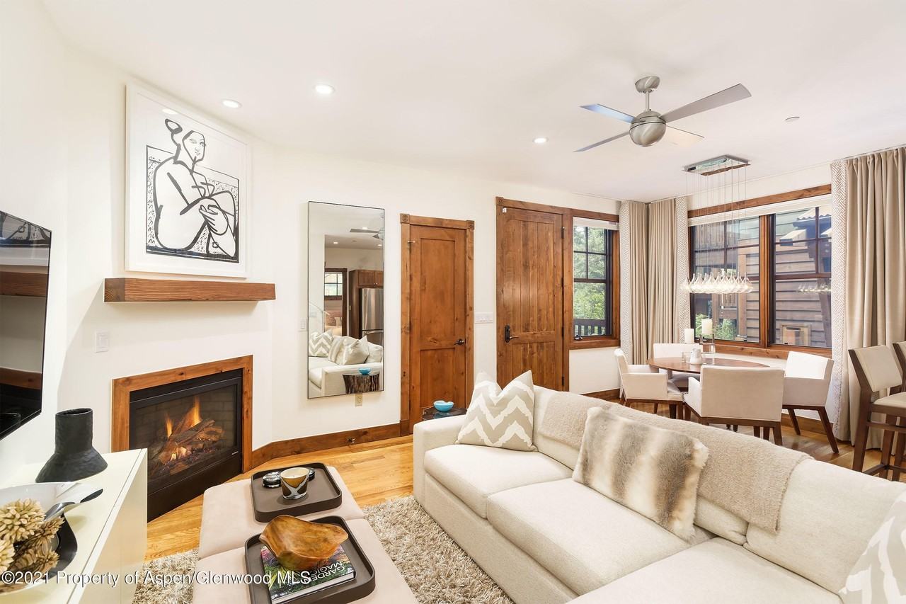 507 W Main St Unit C101 #C101 - Photo 3 of 16