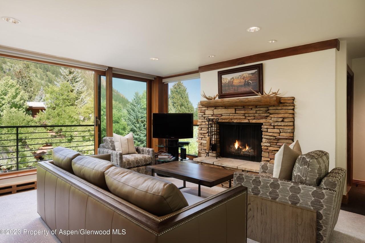 728 South Galena Street #B201 - Photo 3 of 18