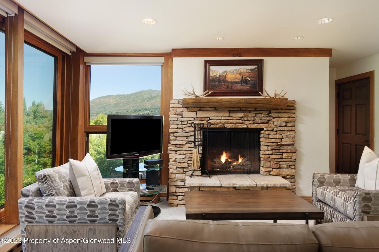 728 South Galena Street #B201 - Photo 4 of 18