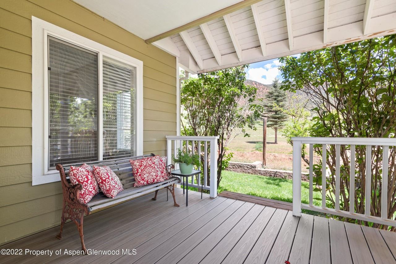 965 Lupine Cir - Photo 2 of 31