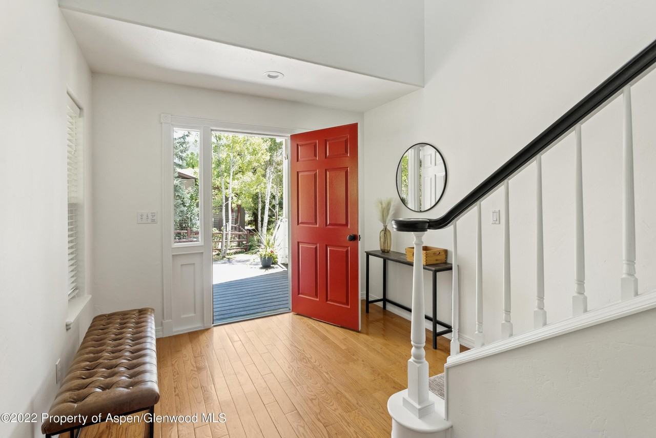 965 Lupine Cir - Photo 3 of 31