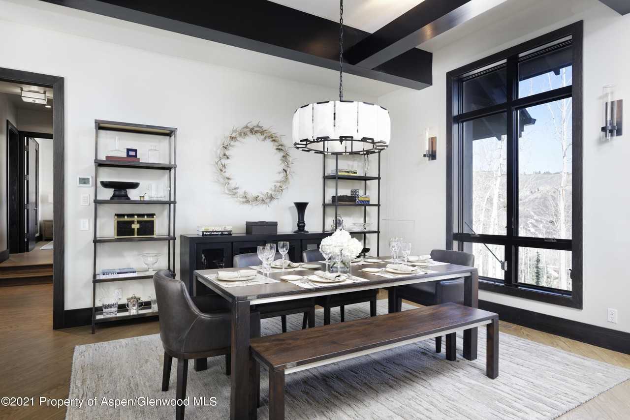 32 Elk Ridge Ln - Photo 3 of 34