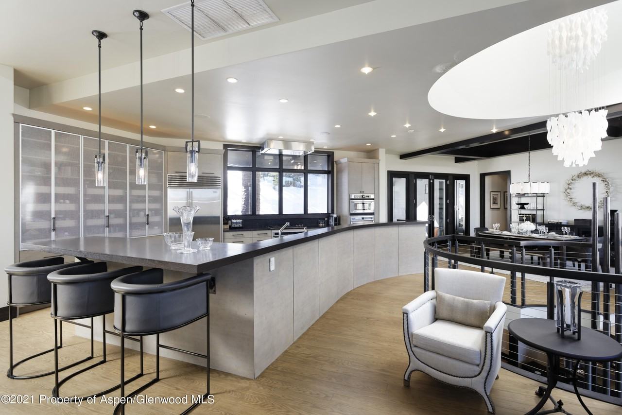 32 Elk Ridge Ln - Photo 6 of 34