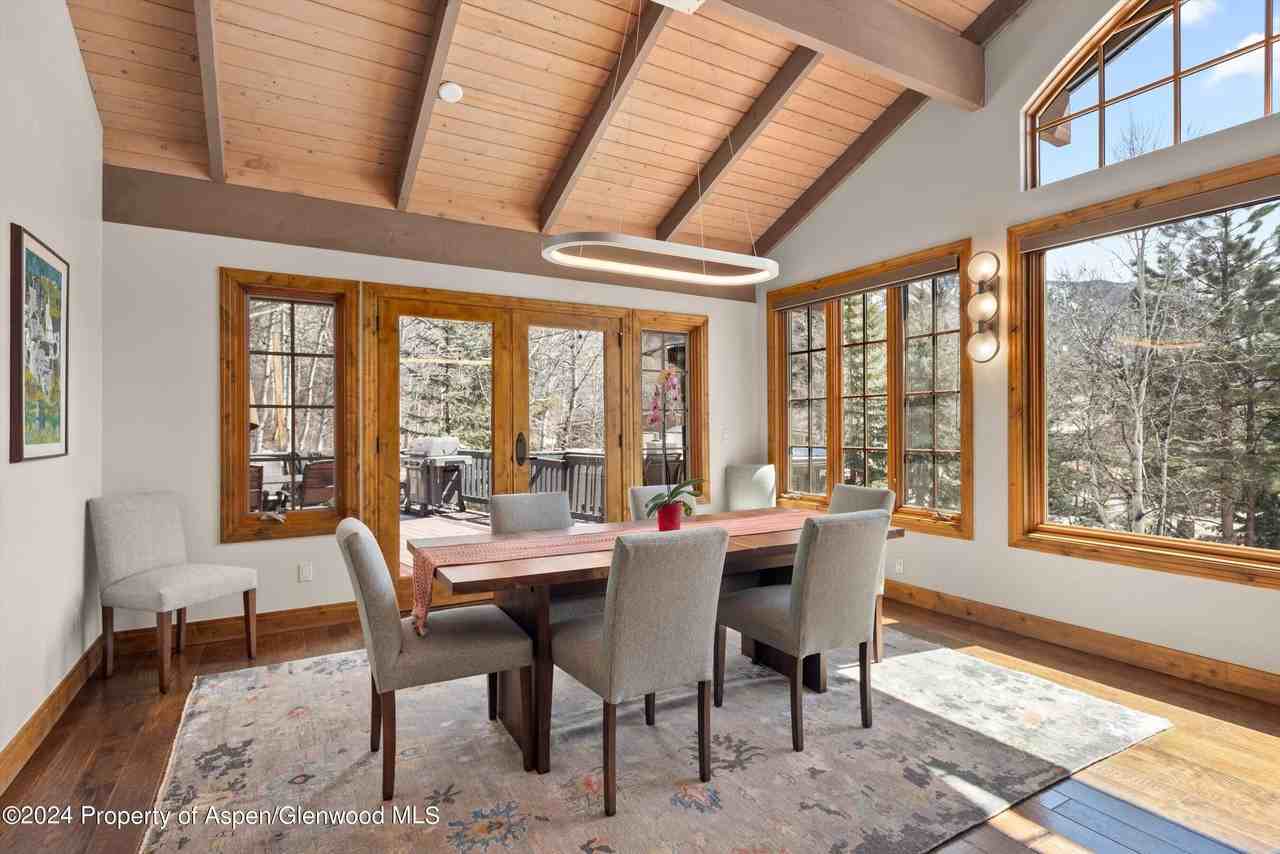 64 Eastwood Dr - Photo 5 of 24