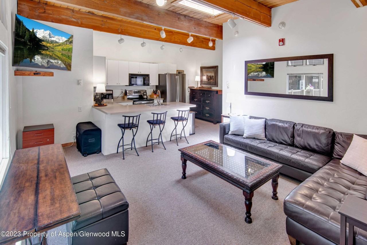 914 Waters Ave Apt 21 #21 - Photo 6 of 13