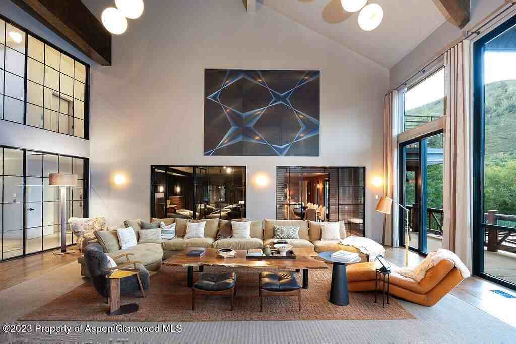 1490 S Ute Ave - Photo 4 of 50