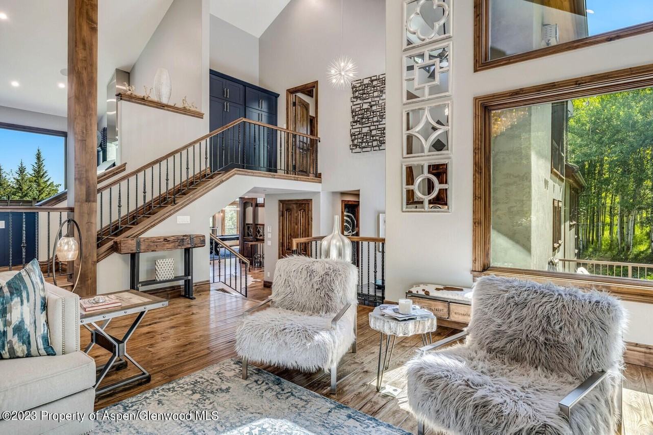 435 Faraway Rd - Photo 7 of 35