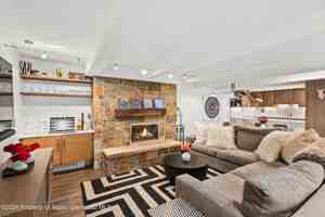 featured image of 124 W Hyman Ave Apt 3d #3D