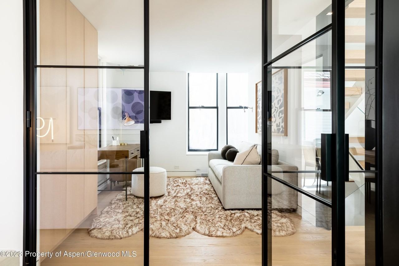 125 W Main St - Photo 6 of 50