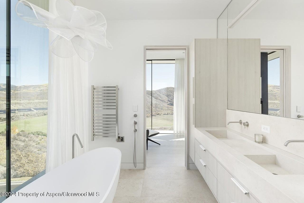 580 Medicine Bow Rd - Photo 4 of 30