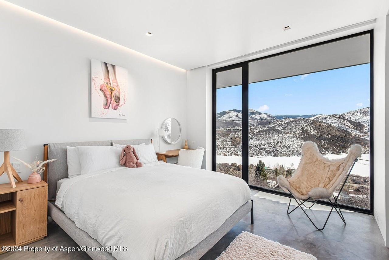 580 Medicine Bow Rd - Photo 6 of 30