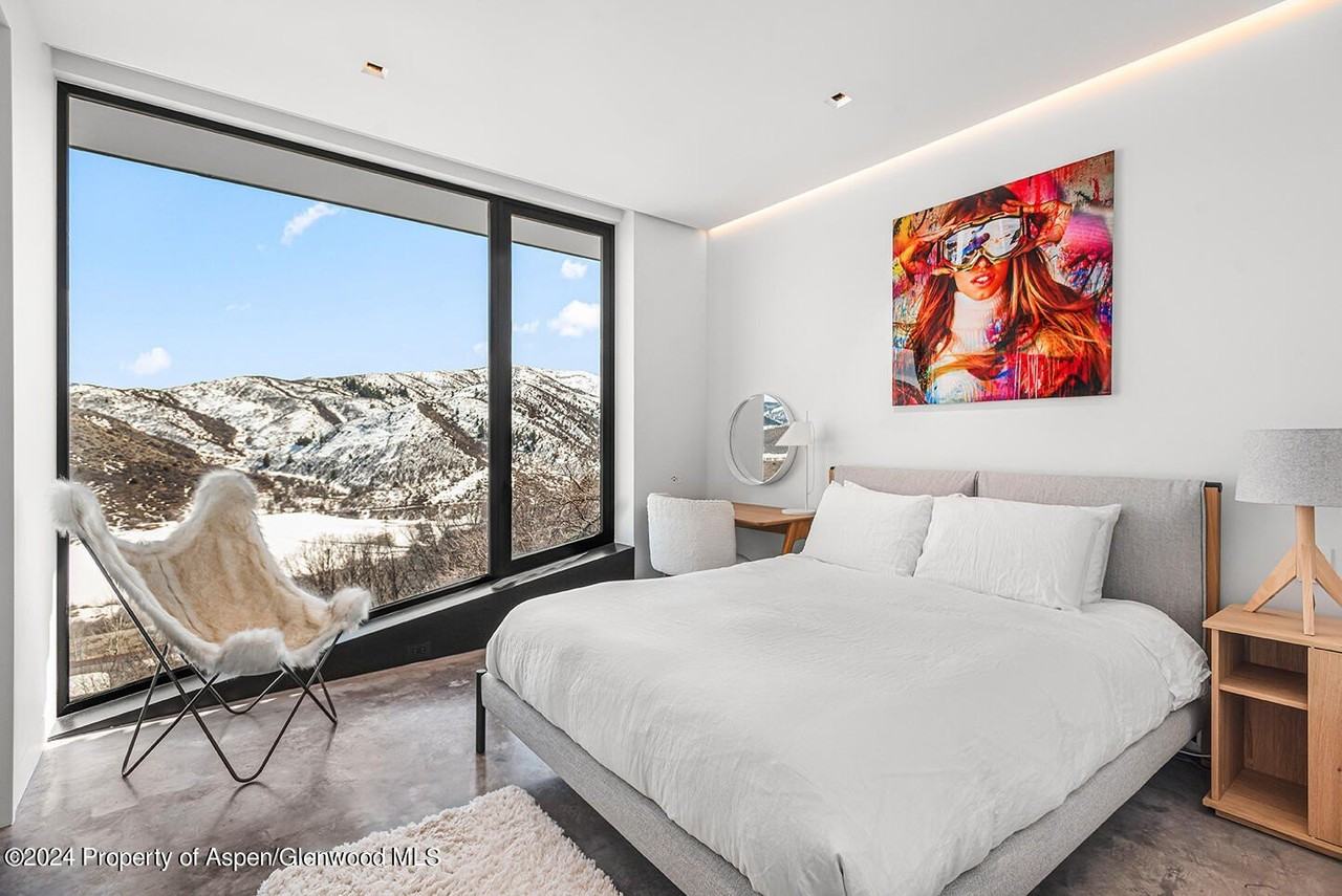 580 Medicine Bow Rd - Photo 7 of 30