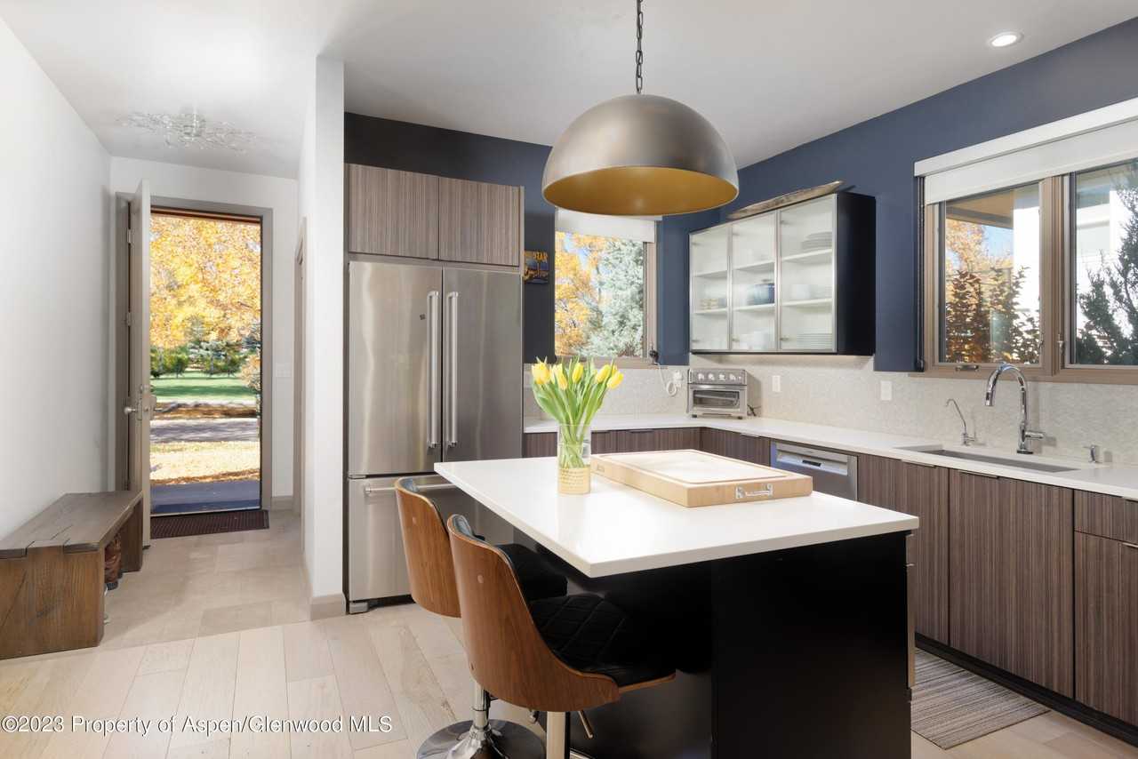 331 Branding Way - Photo 2 of 28