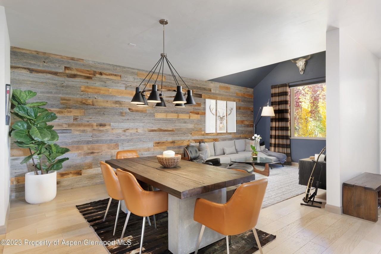 331 Branding Way - Photo 4 of 28