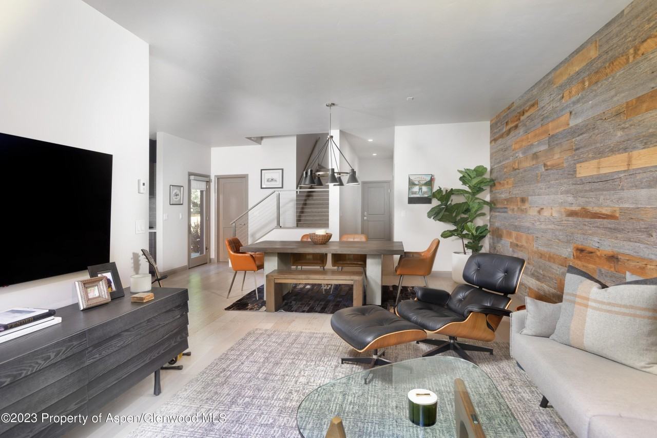 331 Branding Way - Photo 6 of 28