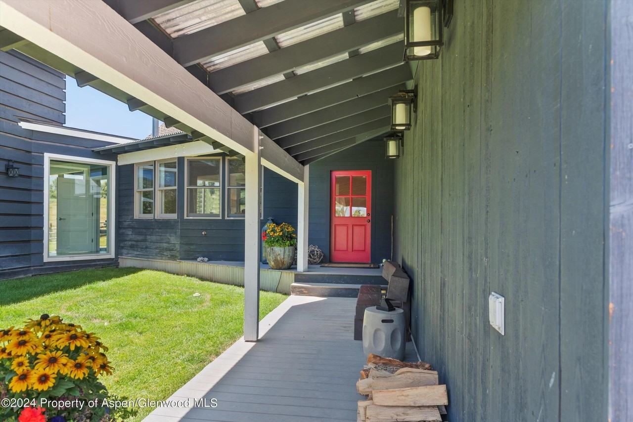 91 Alexander Ave - Photo 2 of 32