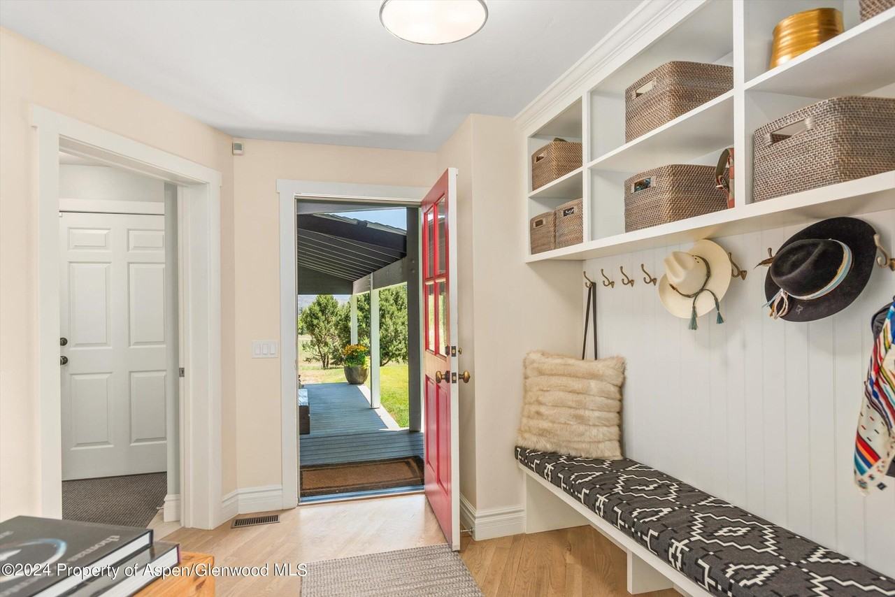 91 Alexander Ave - Photo 3 of 32