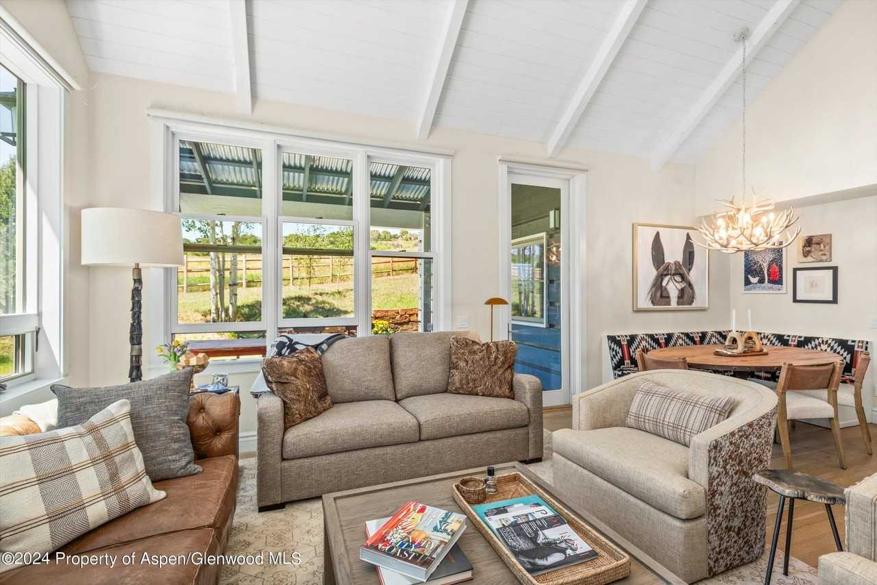 91 Alexander Ave - Photo 7 of 32