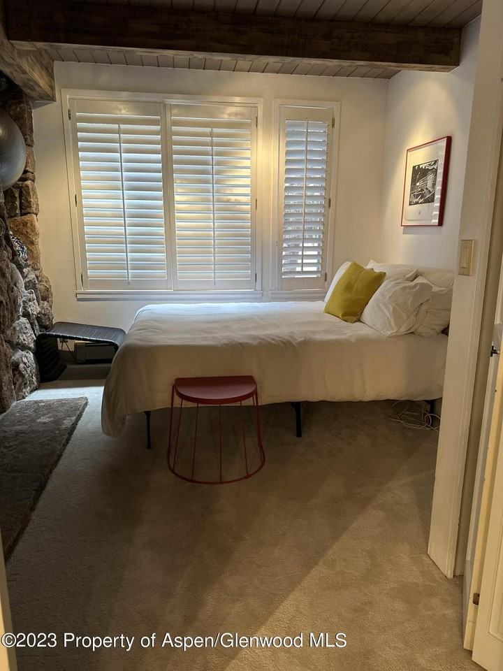 651 S Monarch St - Photo 7 of 19