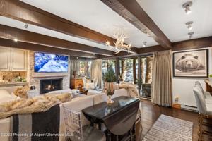featured image of 1034 E Cooper Ave #4A