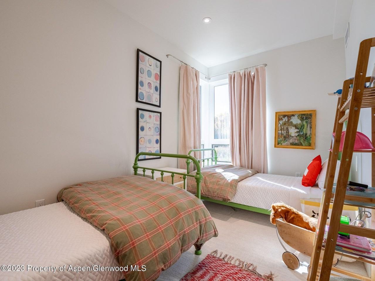 22858 Two Rivers Rd - Photo 4 of 40