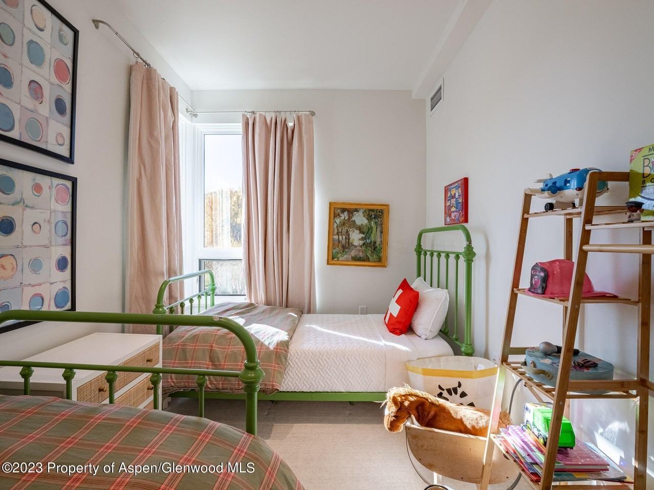 22858 Two Rivers Rd - Photo 5 of 40