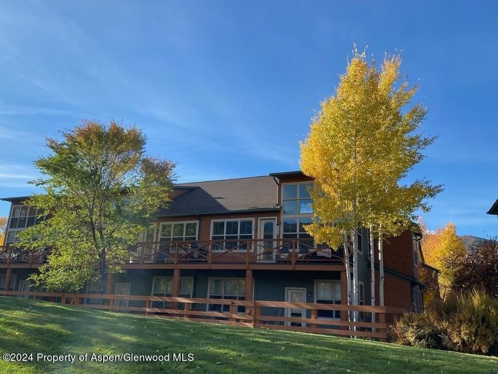 415 E Jody Rd - Photo 2 of 44