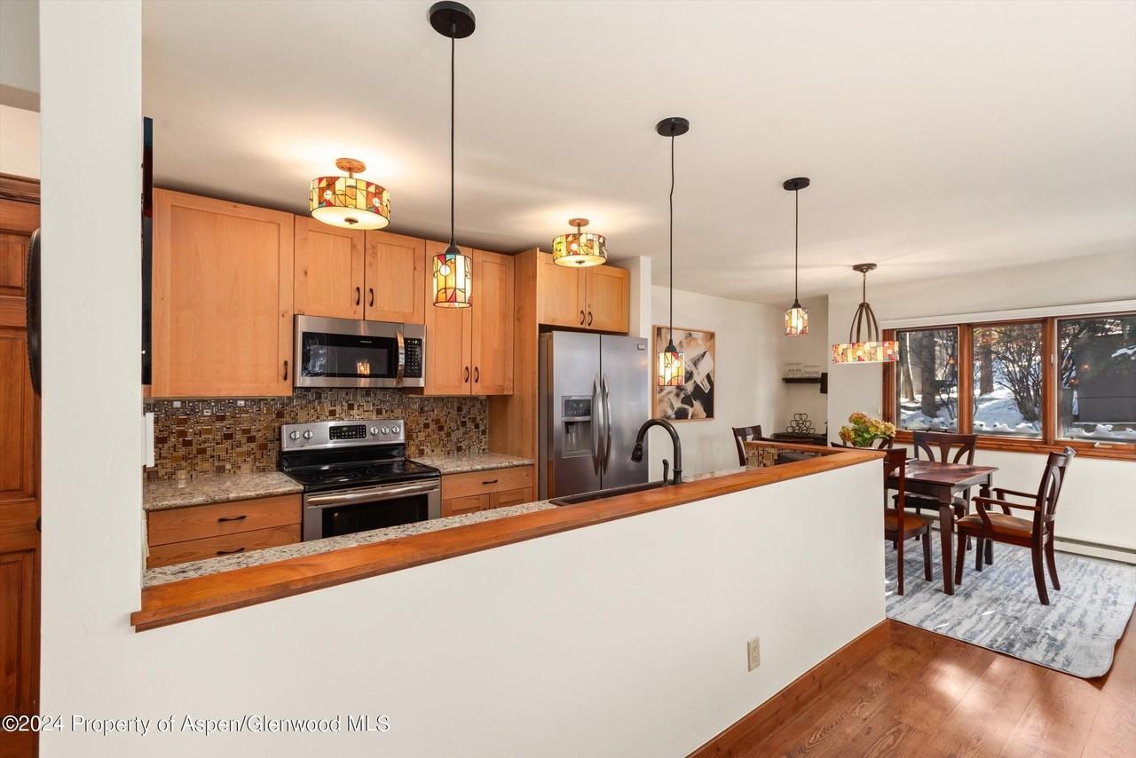 374 Meadow Ranch Dr - Photo 7 of 22