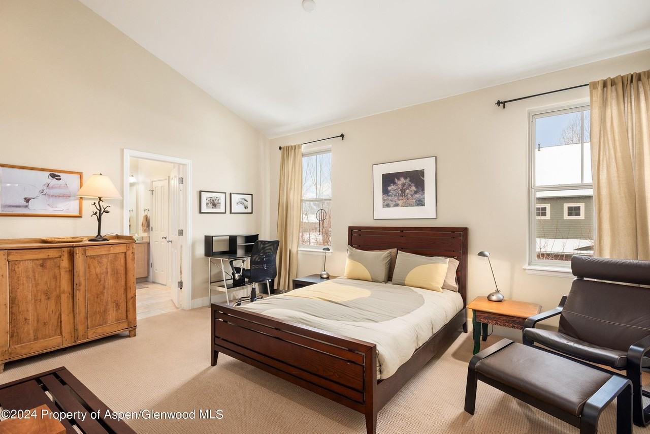 546 Evans Ct - Photo 7 of 12