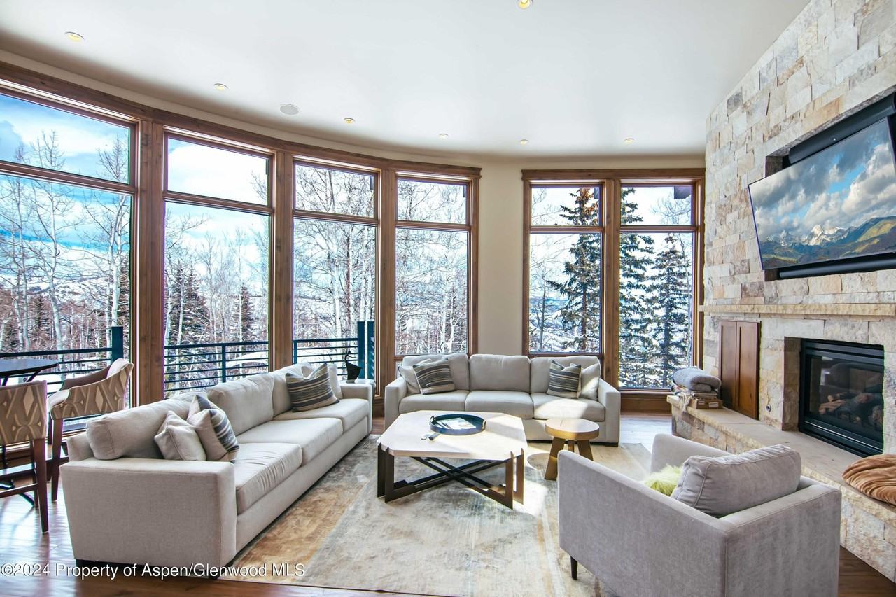 1457 Wood Rd - Photo 2 of 50