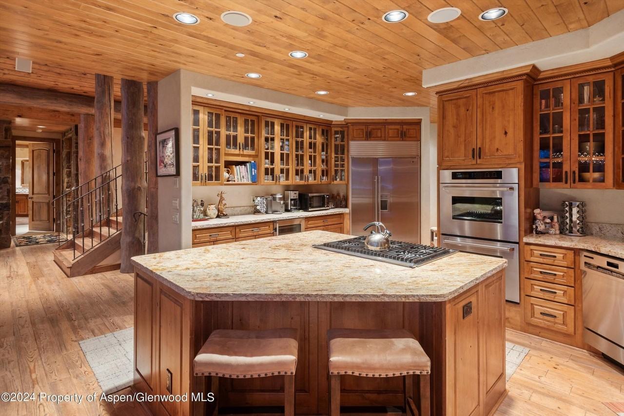 395 Silverlode Dr - Photo 7 of 19