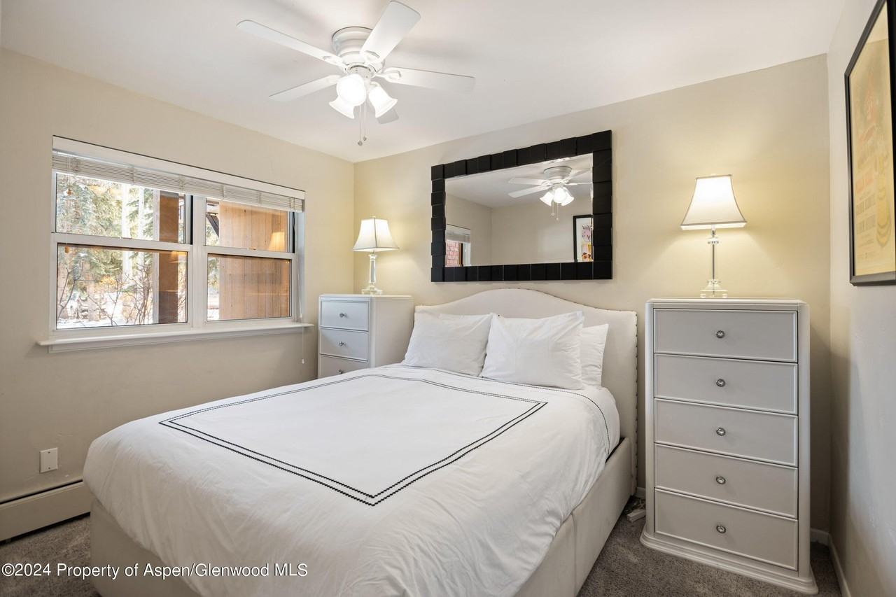 108 West Hyman Avenue #3 - Photo 7 of 12