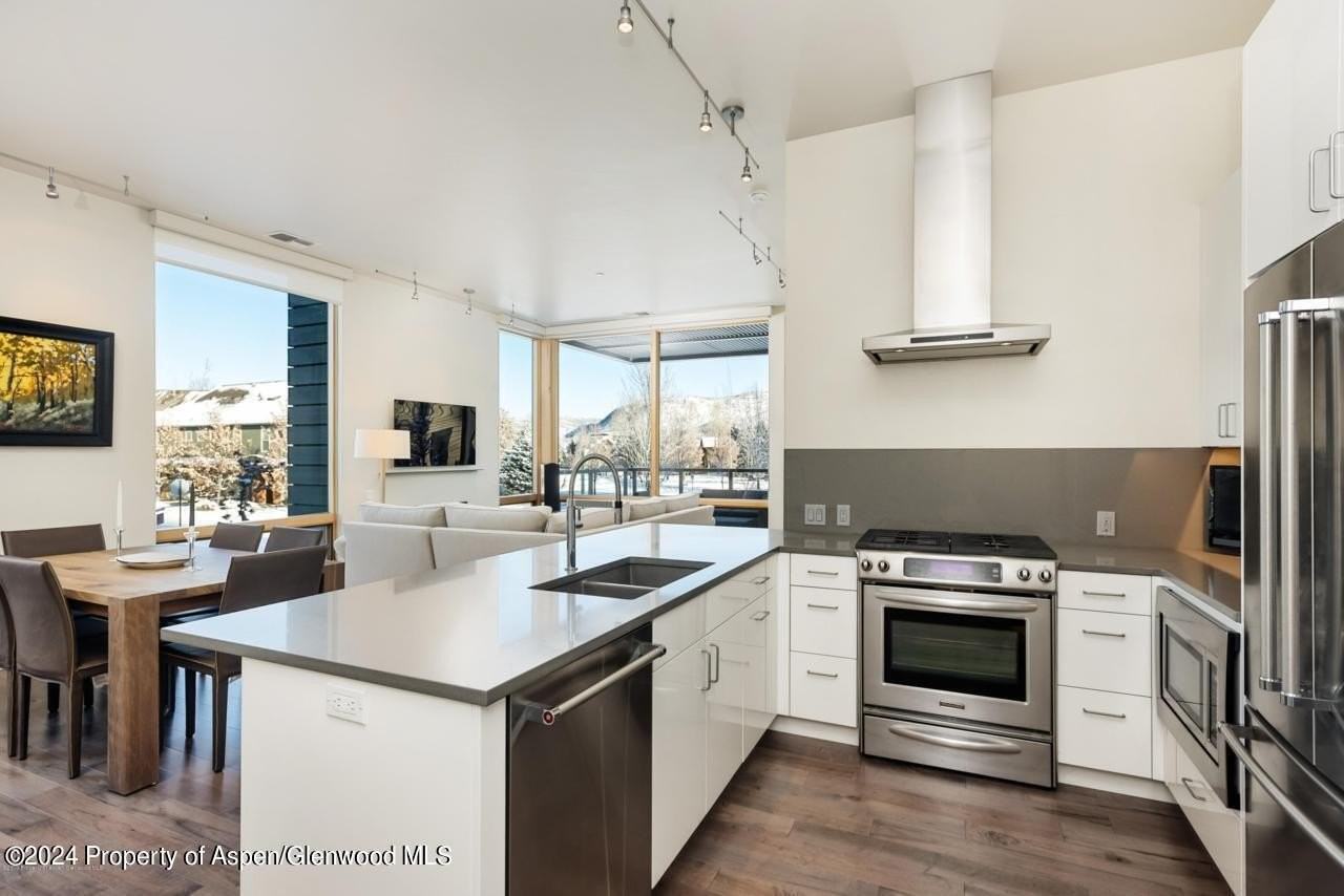 200 Evans Rd Apt 102 #102 - Photo 3 of 31